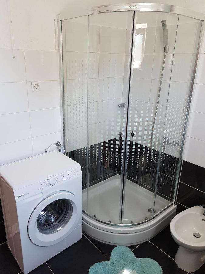 Family Friendly Seaside Apartments Kanica, Rogoznica - 12895 Eksteriør billede