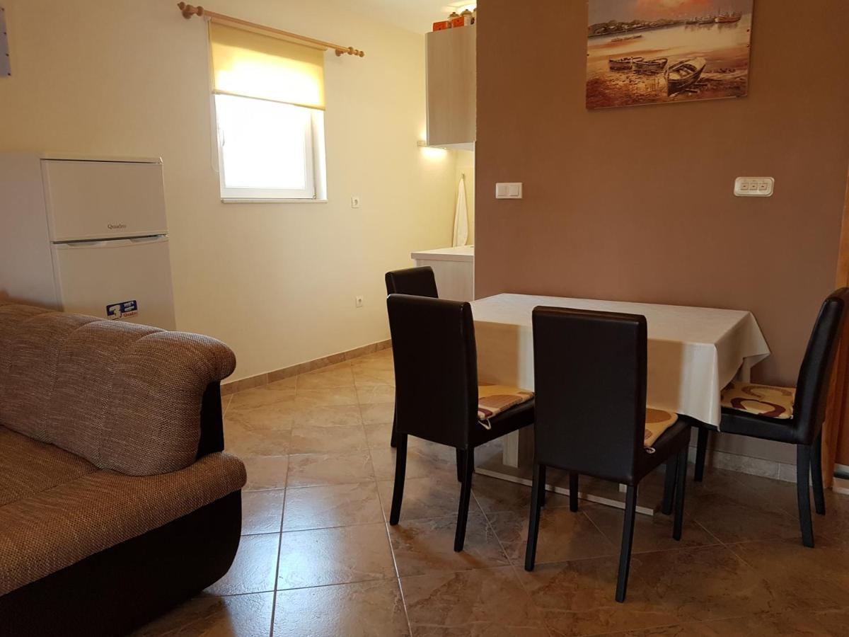 Family Friendly Seaside Apartments Kanica, Rogoznica - 12895 Eksteriør billede